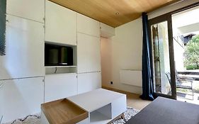 Studio rénové avec terrasse Sud idéalement situé